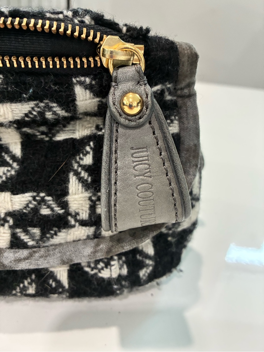 Juicy Couture-Vintage herringbone pattern fabric with branded zipper pulls. - Picture 3 of 16